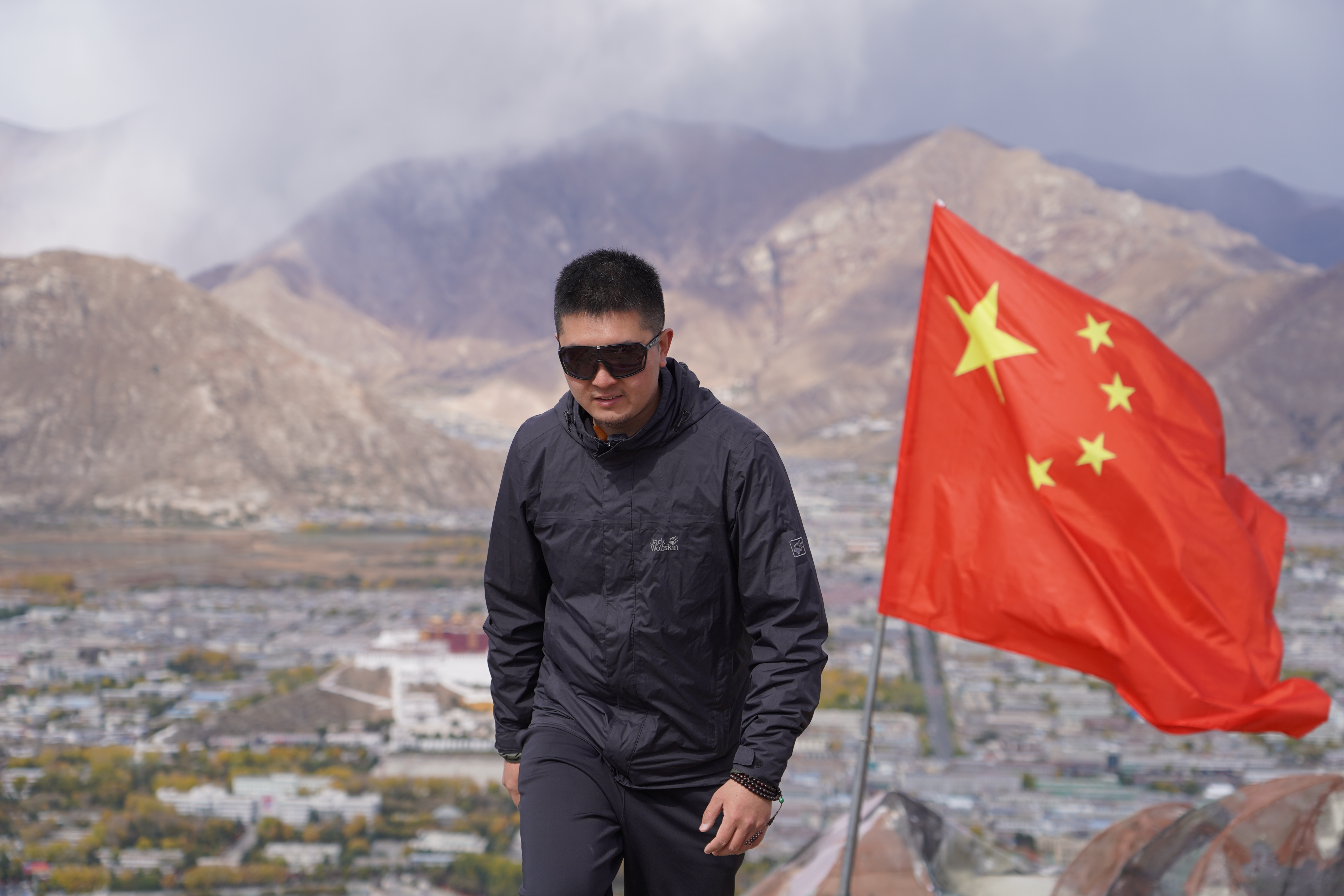 张一弘形象照